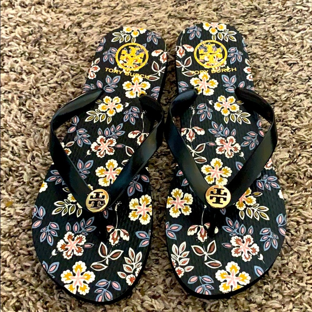 BRAND NEW TORY BURCH SANDALS!